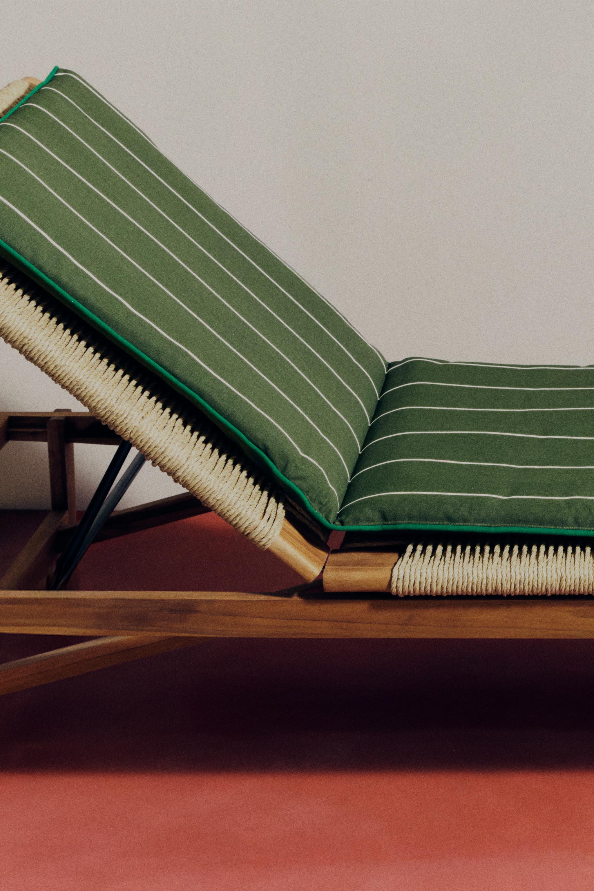 STRIPED TOPPER WITH PIPING